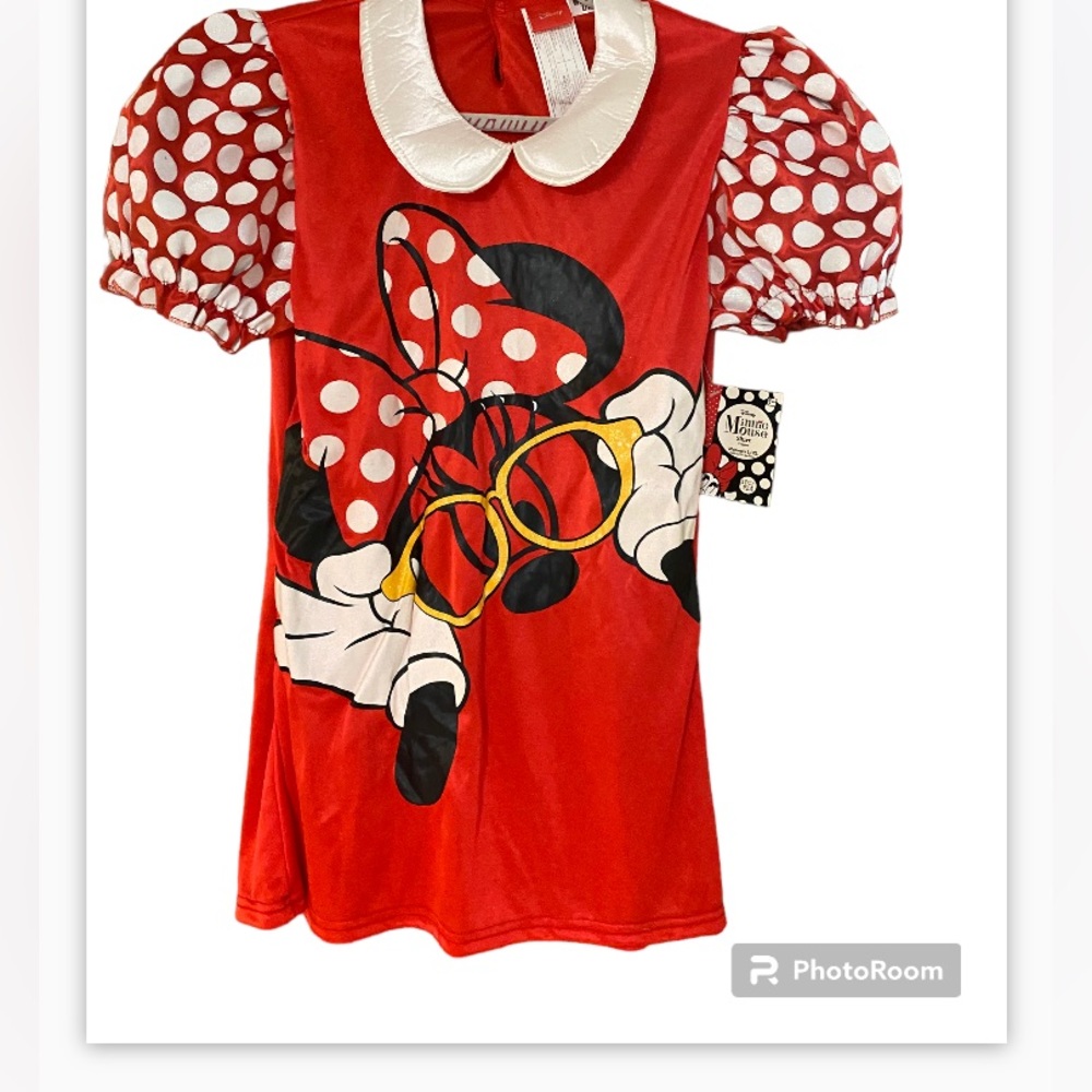 Disney’s women’s Minnie mouse shirt. Size large/extra large.